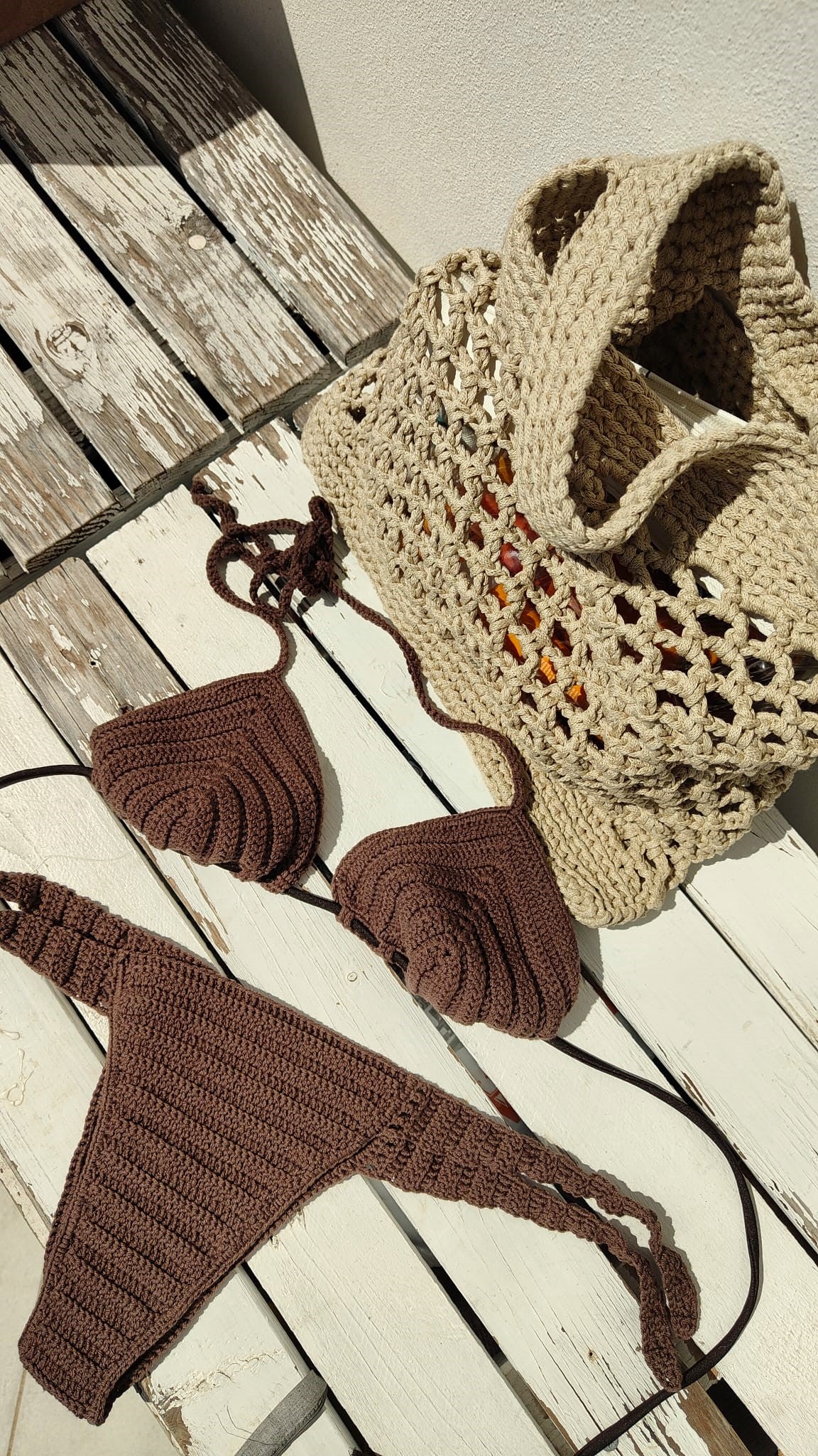 Reggiseno marrone dei bikini all'uncinetto sostenibili in cotone di que lo que